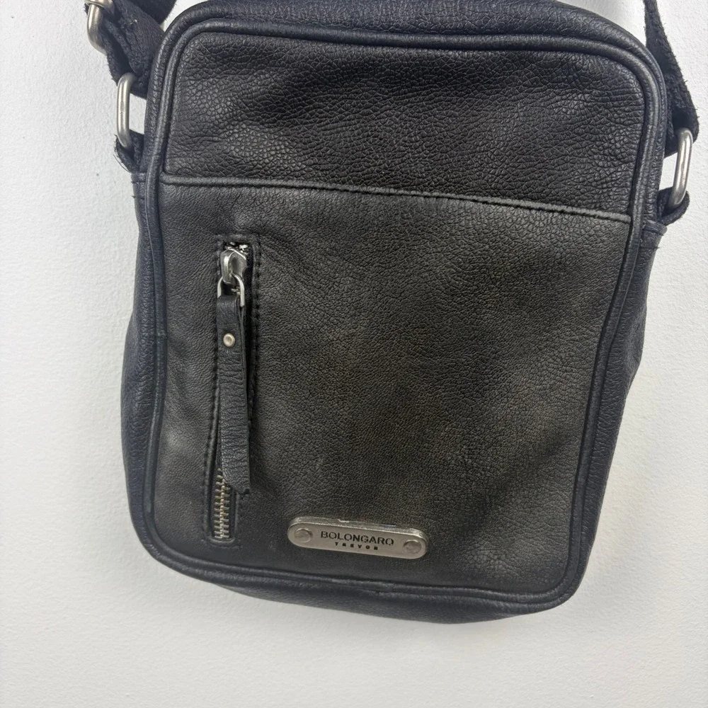 Bolongaro Trevor Mens Black Pebbled Leather Crossbody Messenger Bag Small